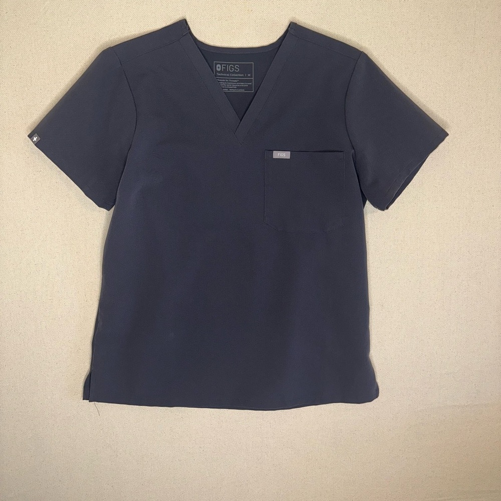 FIGS Charcoal Catarina One-Pocket Scrub Top Size Medium